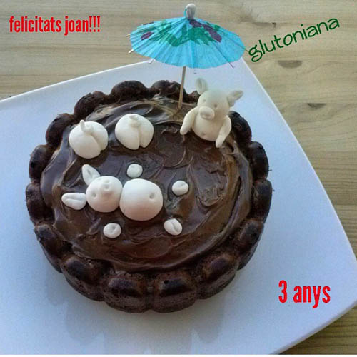 pastel_chocolate_piscina_cerditos_cumple_joan_glutoniana